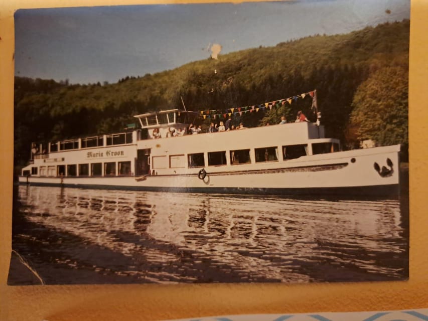 1 hour boat cruise with fragrant coffee and homemade strudel - What the audio guide and staff add