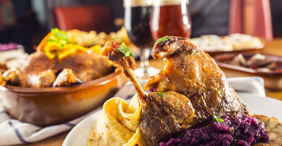 1000 years of history! Evening walking foodie tour - From Prague Castle into the evening