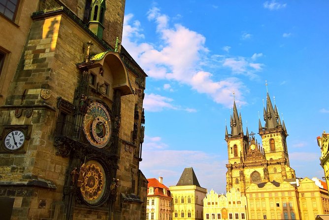 2:5-Hour Walking Tour of Old Town Prague with Boat Ride - Reaching Charles Bridge on foot