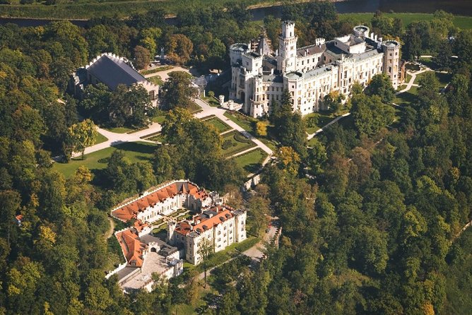 2-Day Hluboka and Cesky Krumlov Tour from Prague - Three hours in Cesky Krumlov’s Old Town