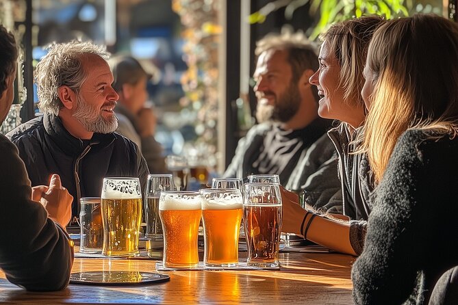 Alternative bar tour with dinner in the art district - Starting at a beer gallery with 400 styles