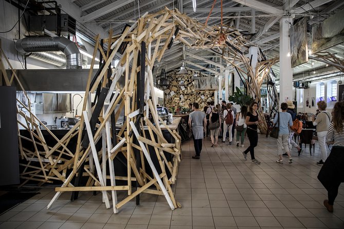 Alternative Prague Walking Tour - Contemporary art sets the tone