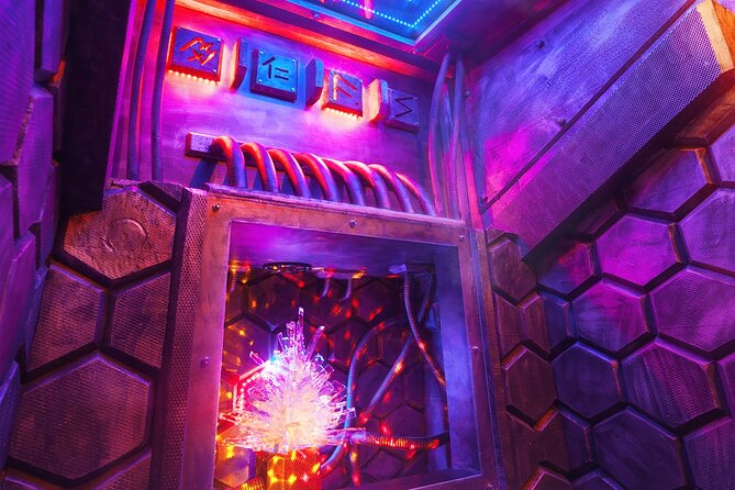 Apocalypse Zombie 2213 Escape Game in Prague - A closer look at the hosts and live element