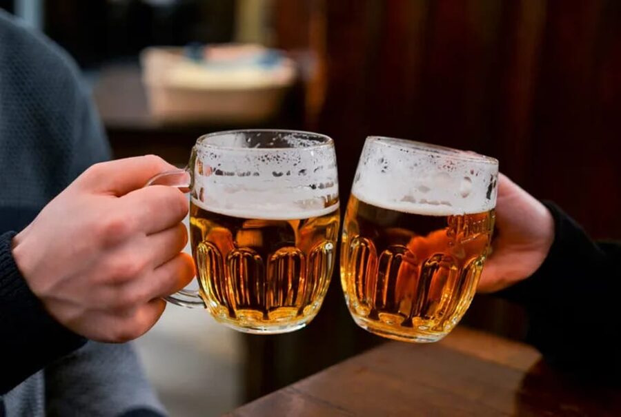 Beer Tour - A Czech beer lesson that starts with a glass