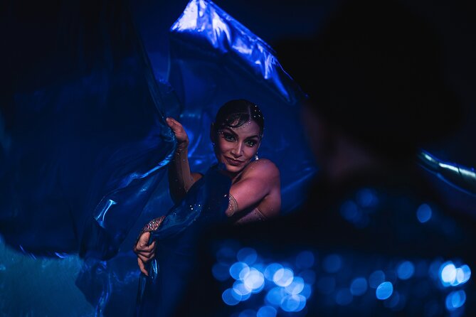 Cabaret in the Heart of Prague 2 Hours Show - A cabaret night built around old-school stage glamour