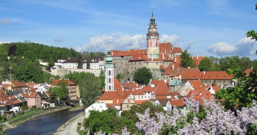 Český Krumlov: 2 Hour Private Walking Tour with Guide - Through the Crooked Old Town Streets