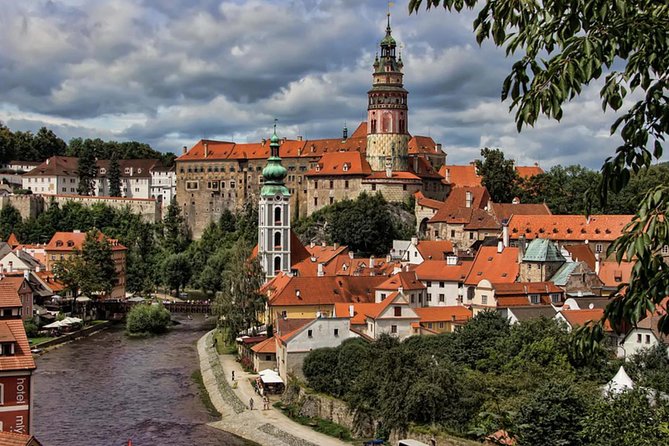 Cesky Krumlov Full day tour from Prague and back - How much does the $140.28 price buy you?