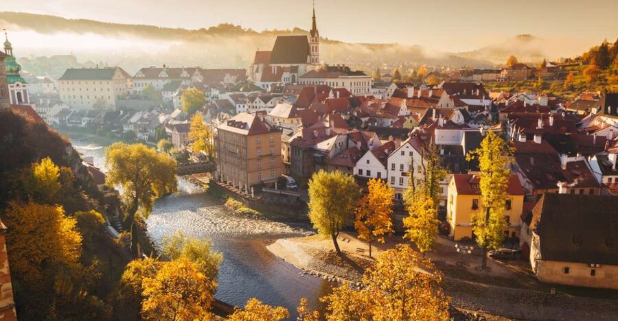 Český Krumlov: Half-Day Medieval Architecture Walking Tour - Svornosti Square and the Jesuits Seminary garden