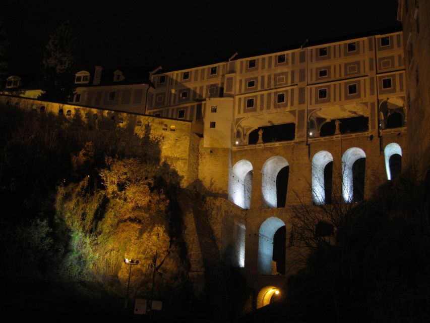 Český Krumlov: Night Walking Tour with a Professional Guide - The Castle Views at Dusk