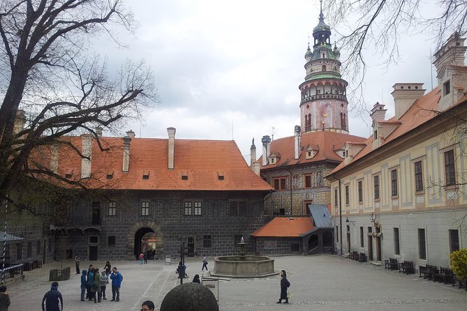 Cesky Krumlov One Day Trip from Prague by bus - Practical details that affect your day