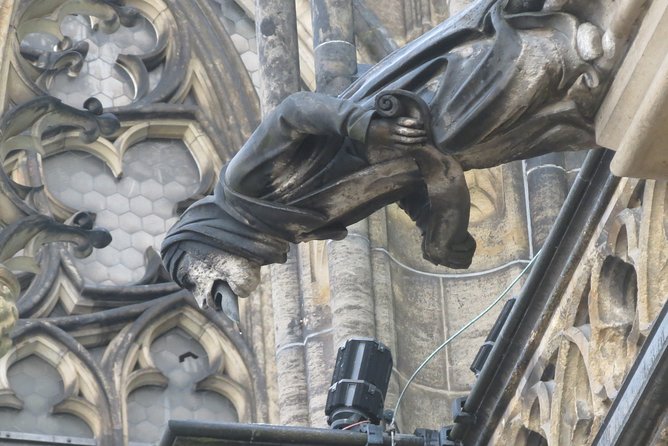 Charles Bridge and Prague Castle Walking Tour - What the Small Group Changes
