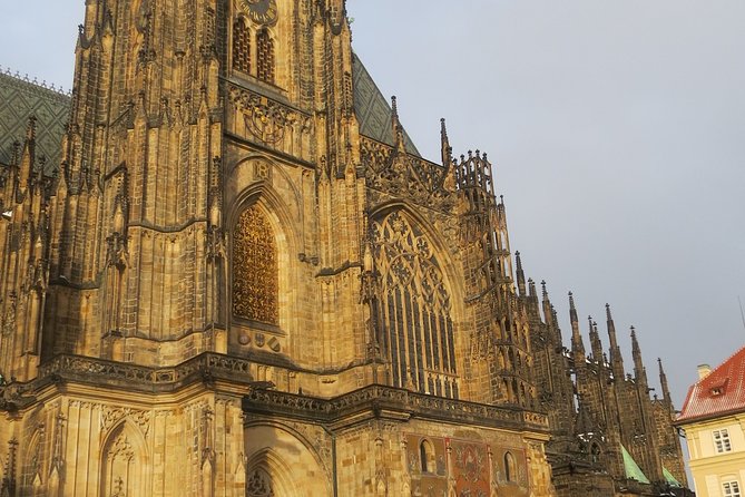 Charles Bridge and Prague Castle Walking Tour - Practical Timing and Weather Notes
