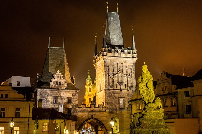 Charles Bridge: River Boat Cruise & Guided Tour ️with PragueWay - Crossing Charles Bridge with a guide