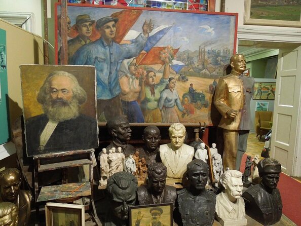 Communism and World War 2 Prague City Tour - Key points to know before booking