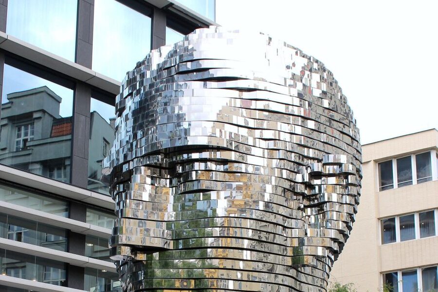 Contemporary art tour in Prague: the works of David Černý - Key points at a glance