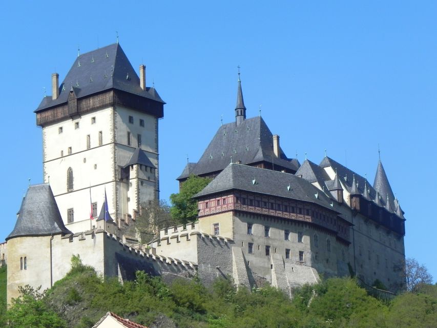 Countryside Bike Tour From Prague To Karlstejn Castle - Lunch in Karlstejn village