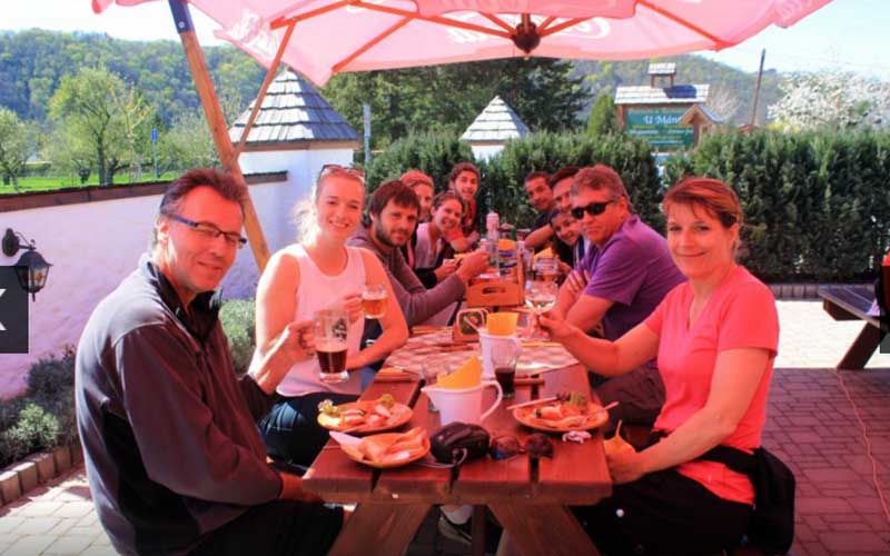 Coutryside bike tour to Karlstejn Castle. - Following the Berounka into the countryside