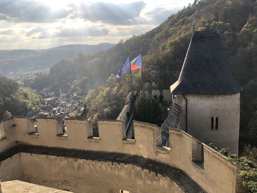 Coutryside bike tour to Karlstejn Castle. - Starting at Dlouha 24 and crossing Prague