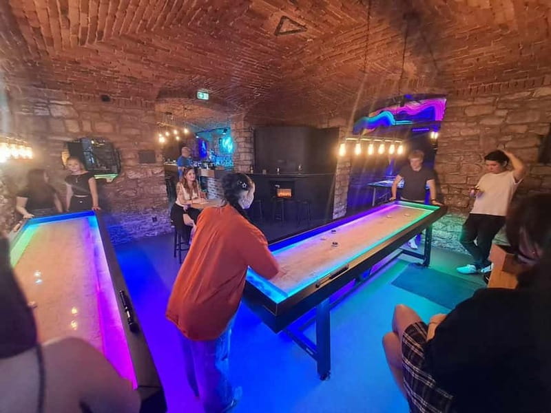 Crew Bar Prague: Open bar, ping pong or shuffleboard game - A quick game night in central Prague