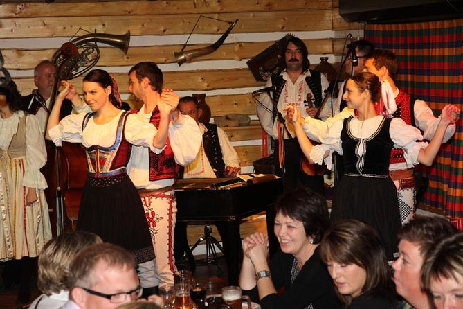 Czech Folklore Show with dinner and transfer - The 8 p.m. pickup and private transfer