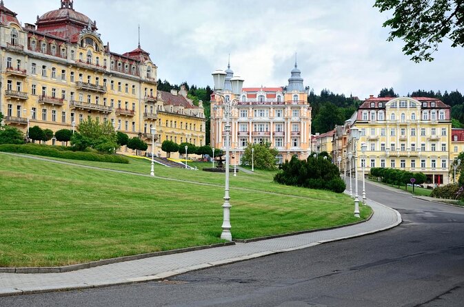 Czech Spas of Karlovy Vary and Marianske Lazne from Prague - Moser Glass Museum: a welcome change from spa architecture