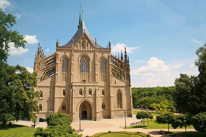 Day Trip to Kutná Hora by train from Prague - Lunch in a tightly timed afternoon