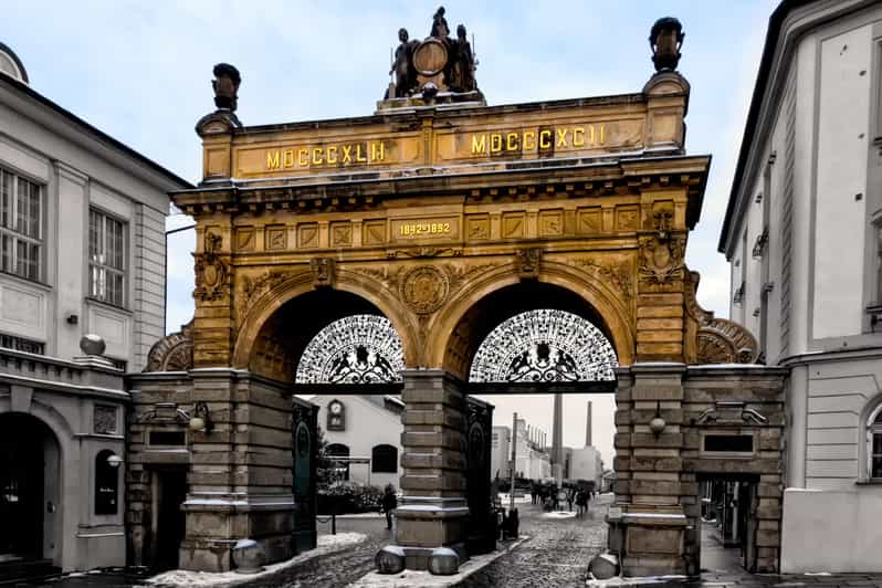 Day trip to Pilsner Urquell brewery and Bohemian glassworks - Two Czech crafts in one day from Prague