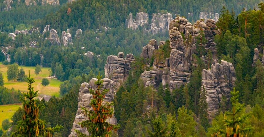 Day Trip to Rock City in Adrspach and Church of Peace - What the private format changes