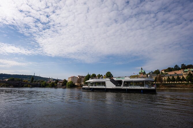 Evening Eco Cruise With a Glass of Prosecco in Bohemia - The 50-minute route along the Vltava