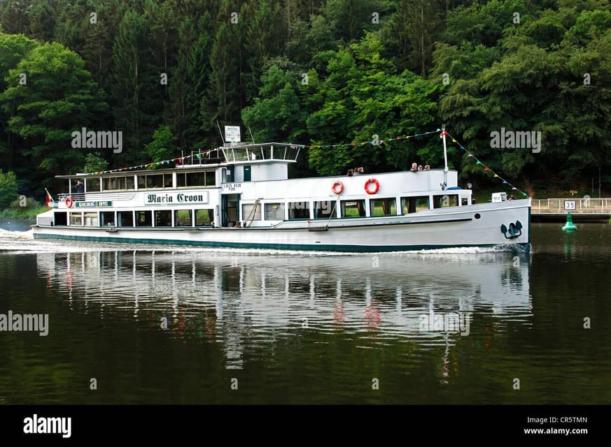 Exclusive Christmas cruise with Christmas Eve buffet - Christmas carols and the buffet dinner