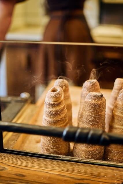 Explore Prague with our chimney cake Prague trail! - Timing the eight-hour window