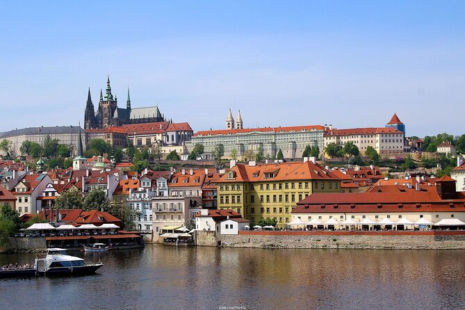 Explore the Historic Prague Castle: Private Half-Day Walking Tour - A Private Guide Who Adjusts to Your Interests