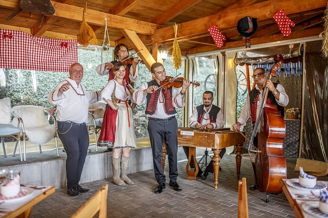 Folklore Dinner with Unlimited Drinks 4course Menu - A 7:30 p.m. start in Prague 5