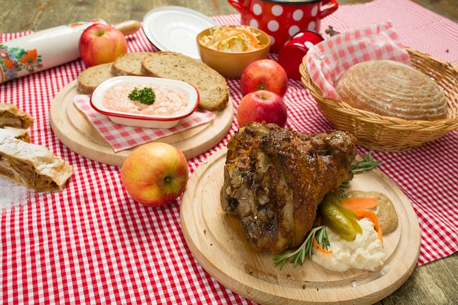 Folklore Dinner with Unlimited Drinks 4course Menu - New Year’s Eve at the folklore dinner