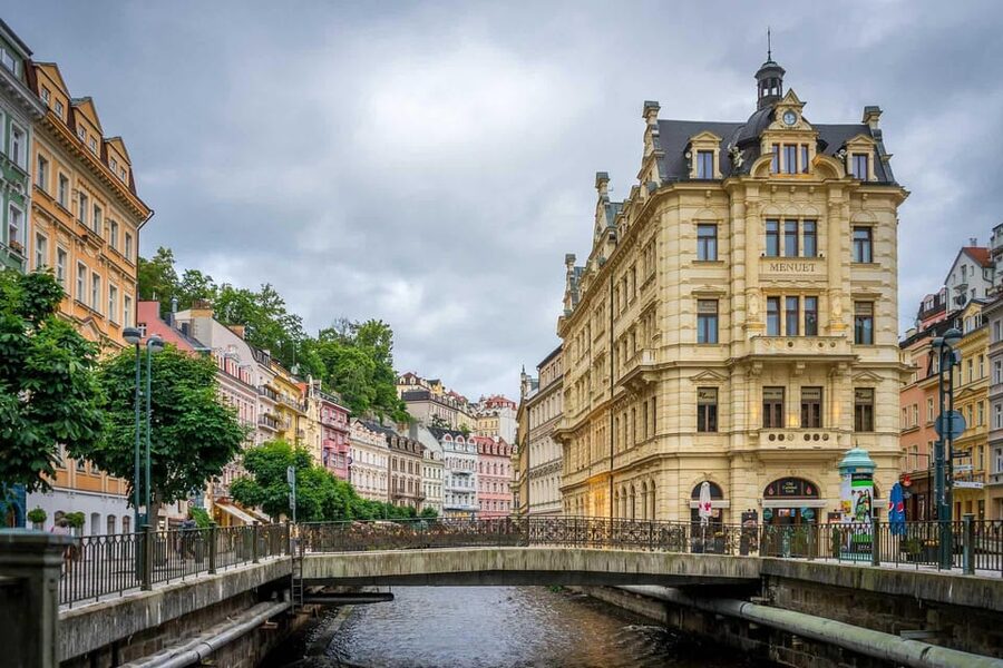 From Prague: Day trip to Karlovy Vary - Four hours to find your own route through Karlovy Vary