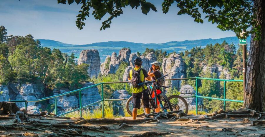 From Prague: E-Mountain Biking Trip to the Bohemian Paradise - A fast descent to Nebakov Lake