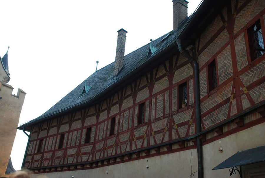 From Prague: Karlstejn Castle Skip-the-Line Ticket and Tour - Why the four-hour schedule works