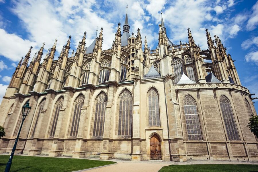 From Prague: Kutna Hora and Bone Chapel Tour - Starting at Týnská 639/4 in Prague