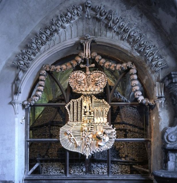 From Prague: Kutna Hora Walking Tour & St. Barbara Cathedral - Guide languages and what to confirm