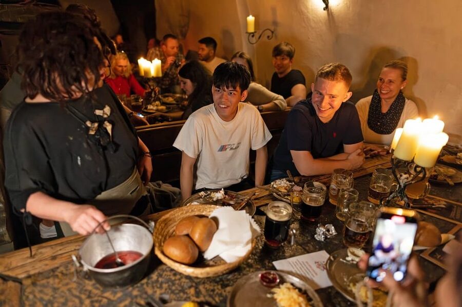 From Prague: Medieval Dinner, Show, Castle and Brewery - Who will enjoy this Dětenice evening?