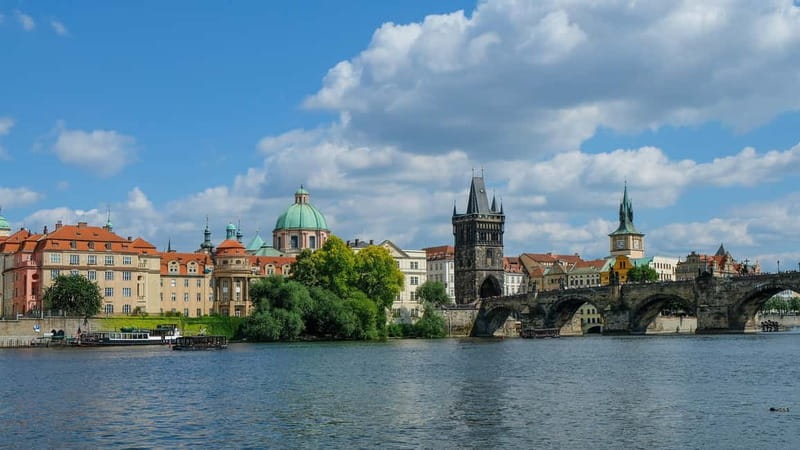 From Vienna: Full-Day Trip to Prague - A long road to Prague for one full day