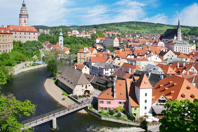 Full Day Cesky Krumlov Private Tour from Prague - The drive from Prague and the value of a private vehicle