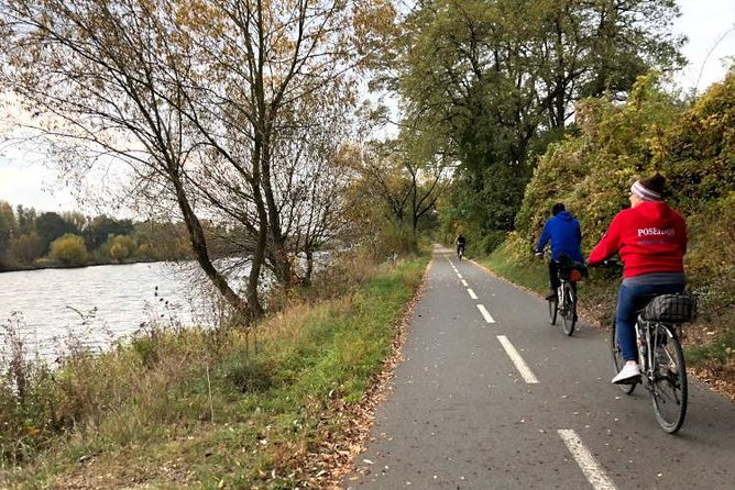 Full-Day Countryside E-Bike Tour to Karlstejn Castle (small group - Who should book this ride