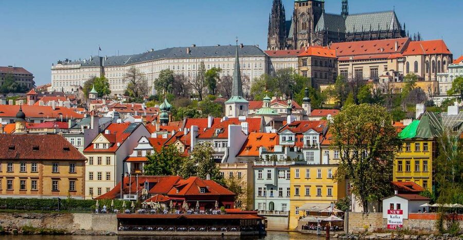 Full Day Private Tour Through Prague - A five-hour route through Prague’s old center