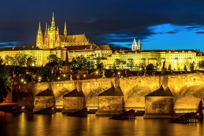 Grand Tour of Prague "among history, legends and curiosities" (NO ENGLISH) - A long Prague day built around stories