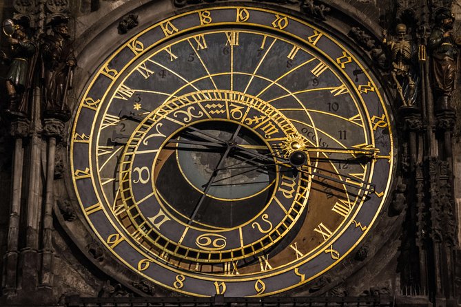 Grand Tour of Prague "among history, legends and curiosities" (NO ENGLISH) - The Astronomical Clock and St. James Basilica