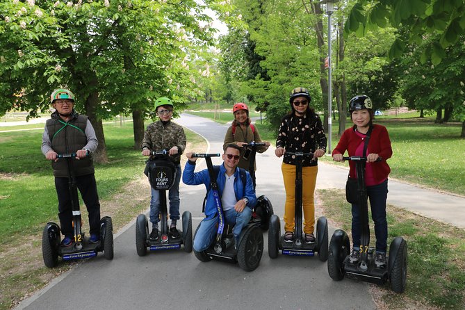 Grandiose half-day guided tour of Prague on Segway and eScooter - Why a Segway changes your view of Prague