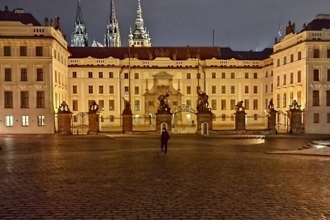 Guided Old Town & Jewish quarter Walking Tour Prague (Tip-based) - The Astronomical Clock and Our Lady before Týn