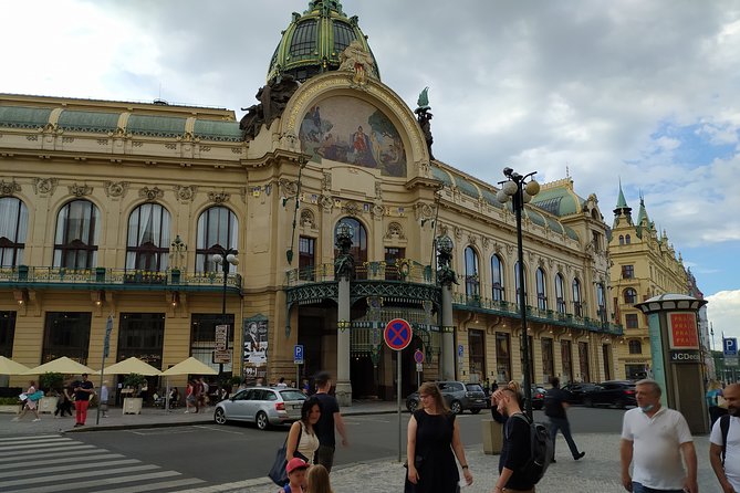 Half-day Private Walking Tour - Lesser Town, Kampa, and the Lennon Wall