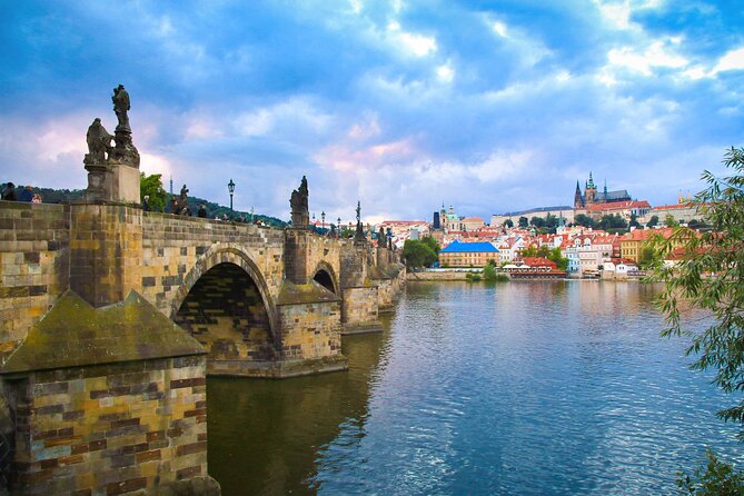 Highlights of Prague with a Funny and Local Guide - What the five-hour Prague Castle option adds